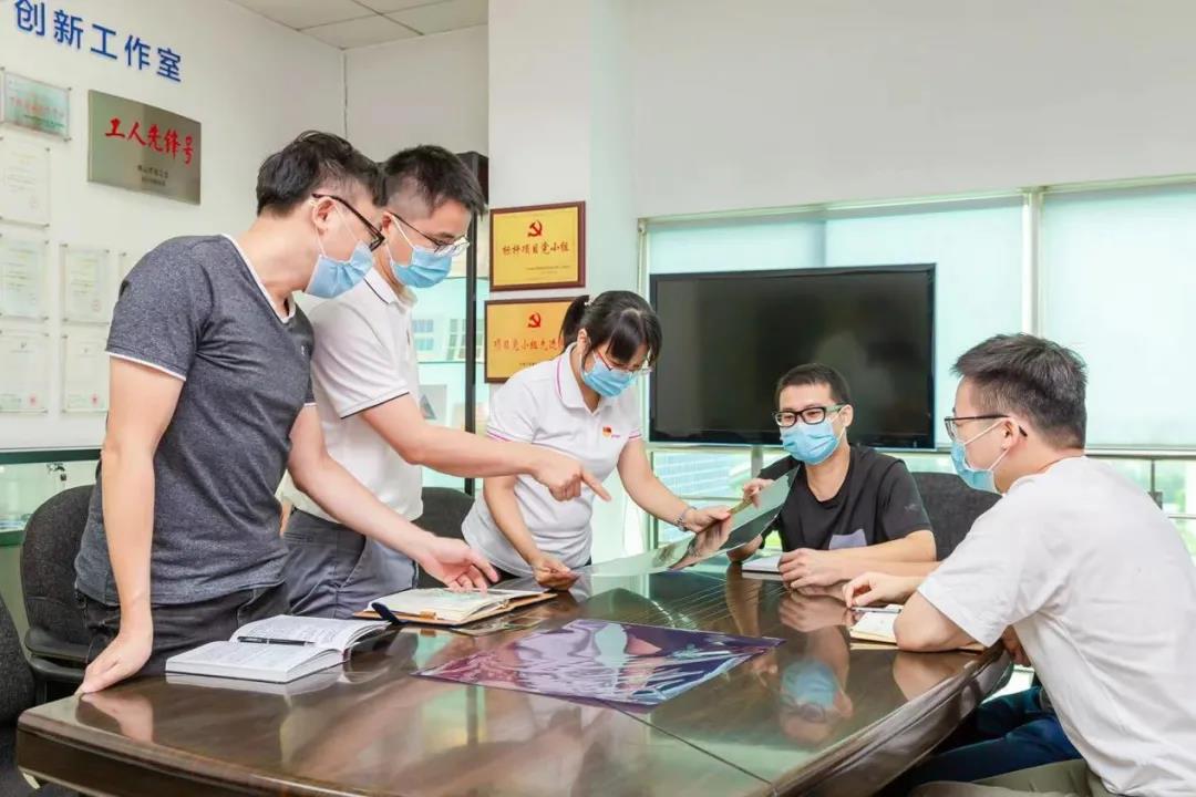 【恒峰国际集团“两优一先”典型事迹】广东省优秀共产党员周文贤：拳拳爱国心 匠心筑梦偏光视界