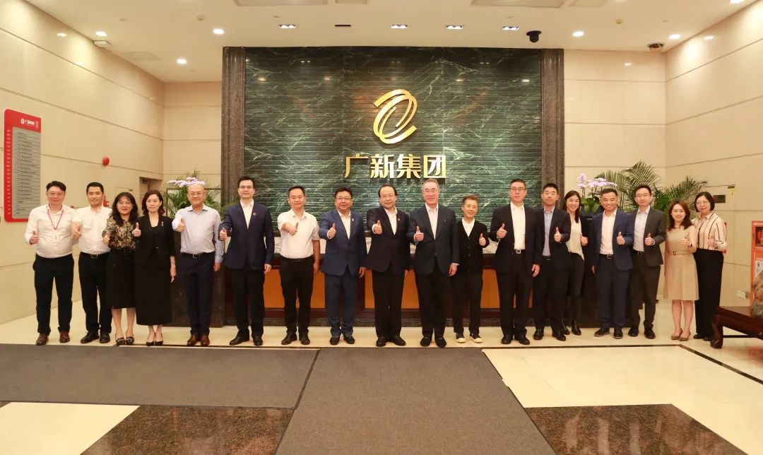 全国政协常委唐英年先生一行到访恒峰国际集团